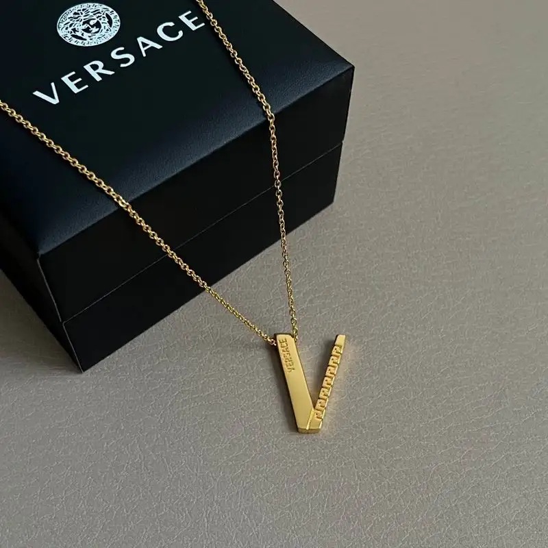Versace necklace 03yxh180